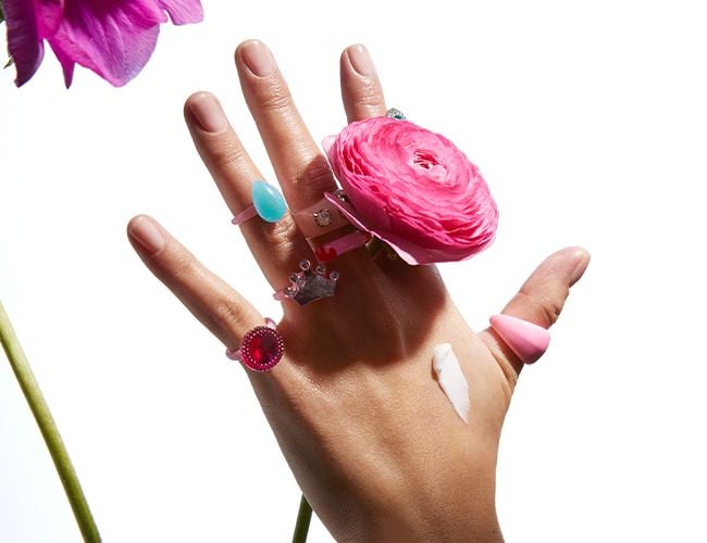 Autumn Hand Ritual: Scented Creams and Sensory Self-Care